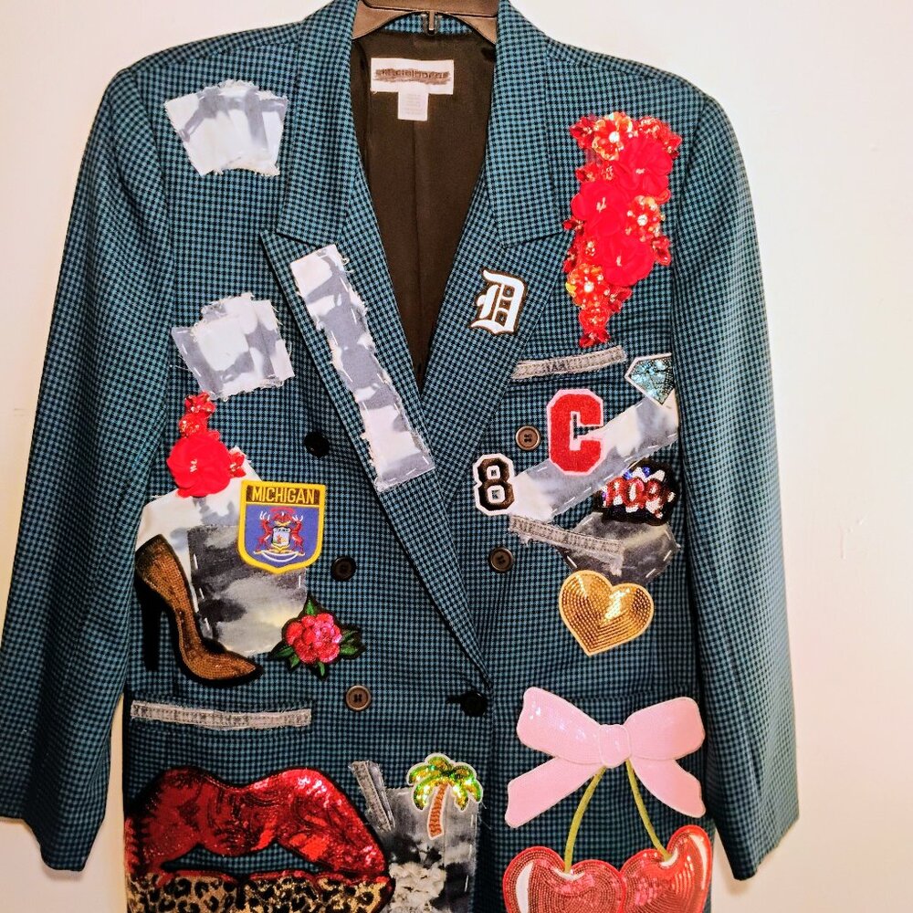 Size 14, thrifted, dry cleaned & designed! Turquoise & black plaid blazer